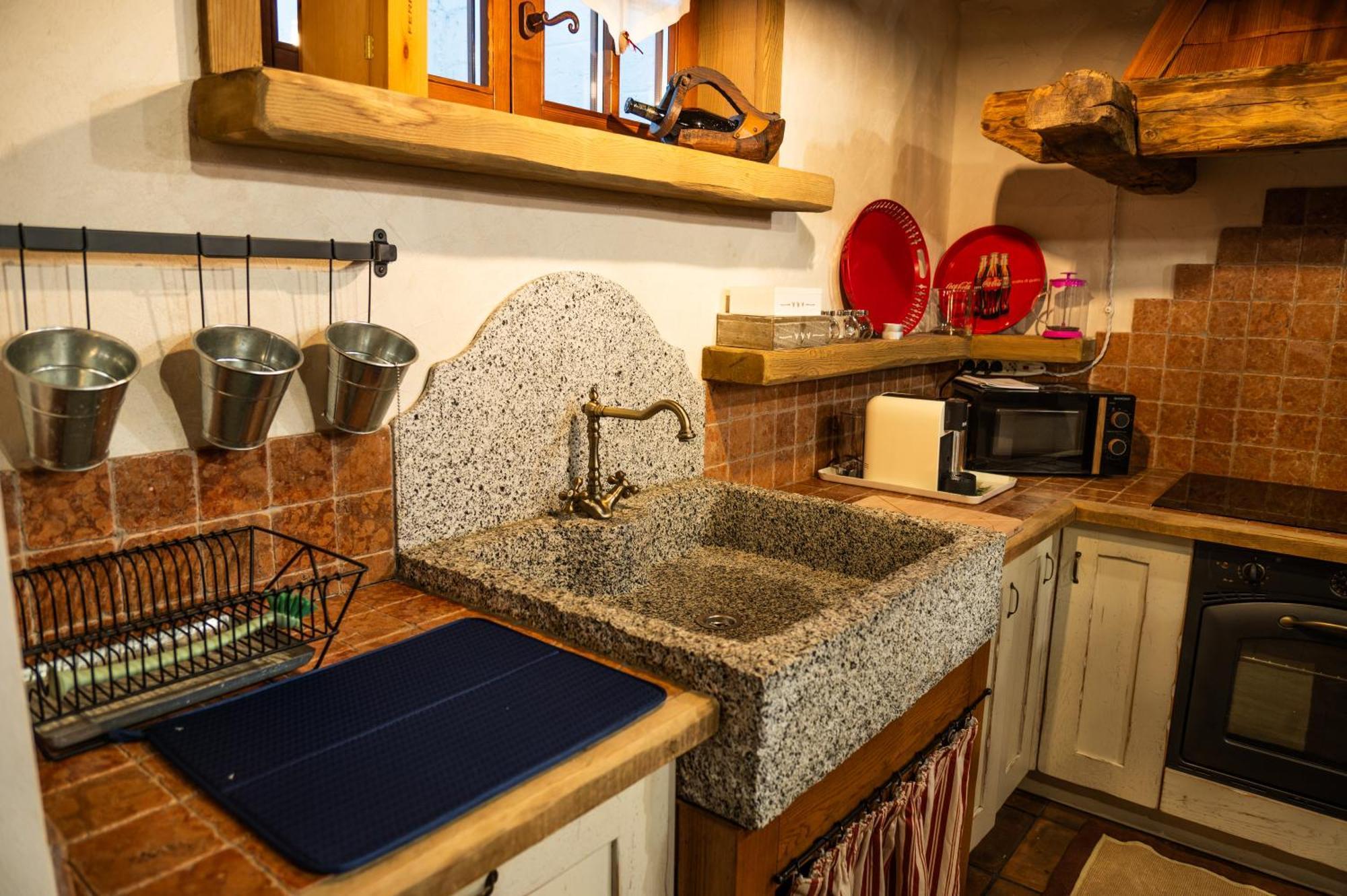 Alfio'S Alpen Suite Roncone ภายนอก รูปภาพ